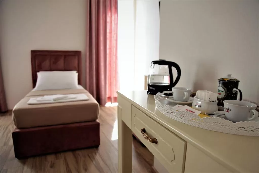 Veliera - STD SNGL room 1.jpg